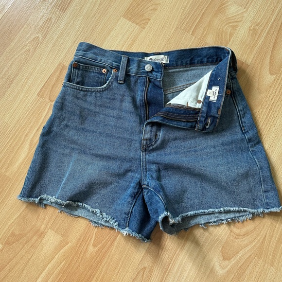Madewell Jean Shorts Momjean in Willis Wash - Picture 3 of 10